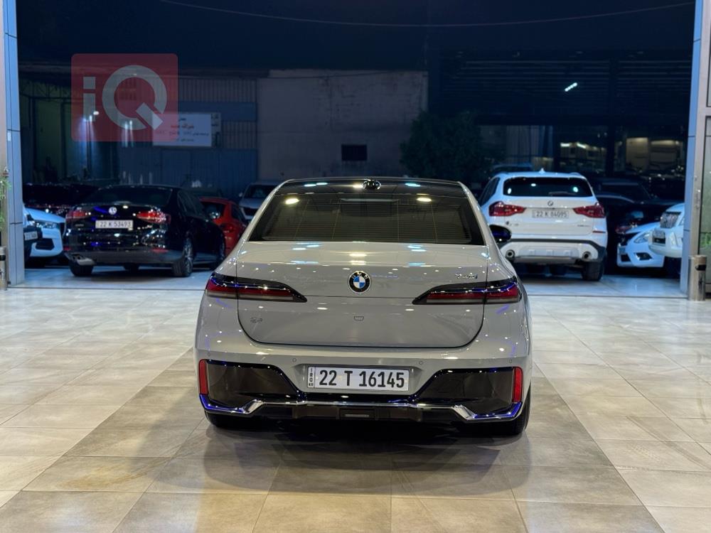 بي ام دبليو الفئة 7